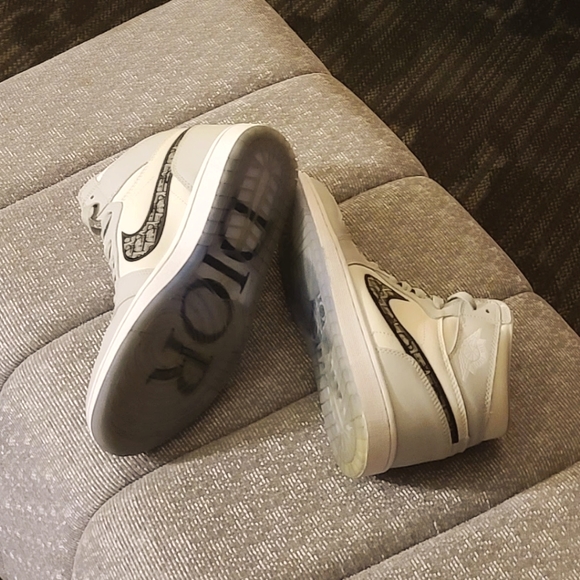 Nike Air Jordan Retro 1 X Christian Dior main image 5